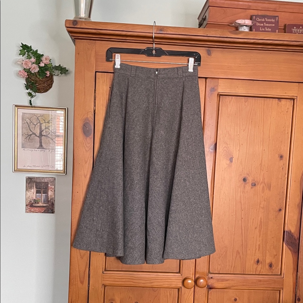 Chic Charcoal A-Line Skirt - Picture 3 of 7